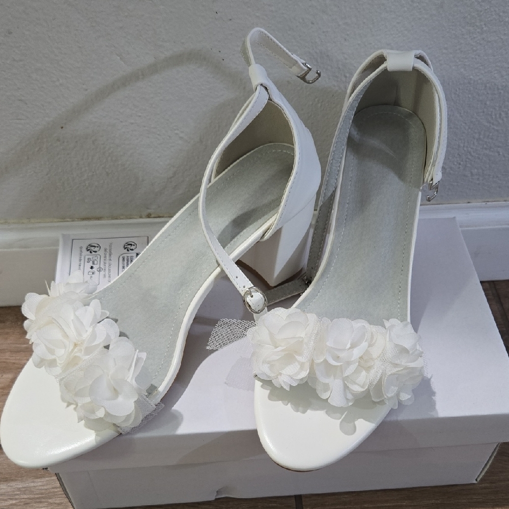 SHEIN White Floral Ankle Strap Block Heels